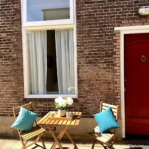 Apartment Basic Little House Scheveningen