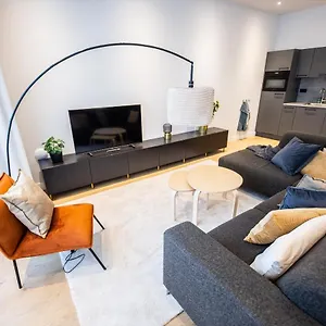 https://spacious-2-bedroom-serviced-apartment-77m2-vp2b.utrechthotels.net