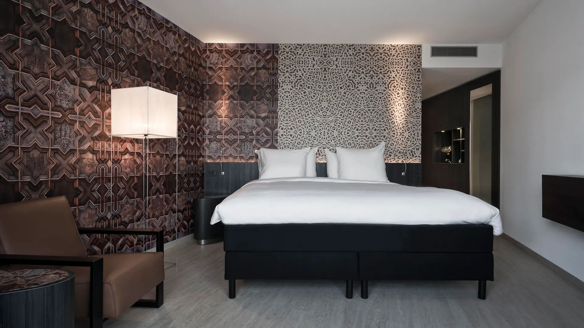 Mainport Hotel Rotterdam, A Hilton Affiliate Hotel 4*, Rotterdam