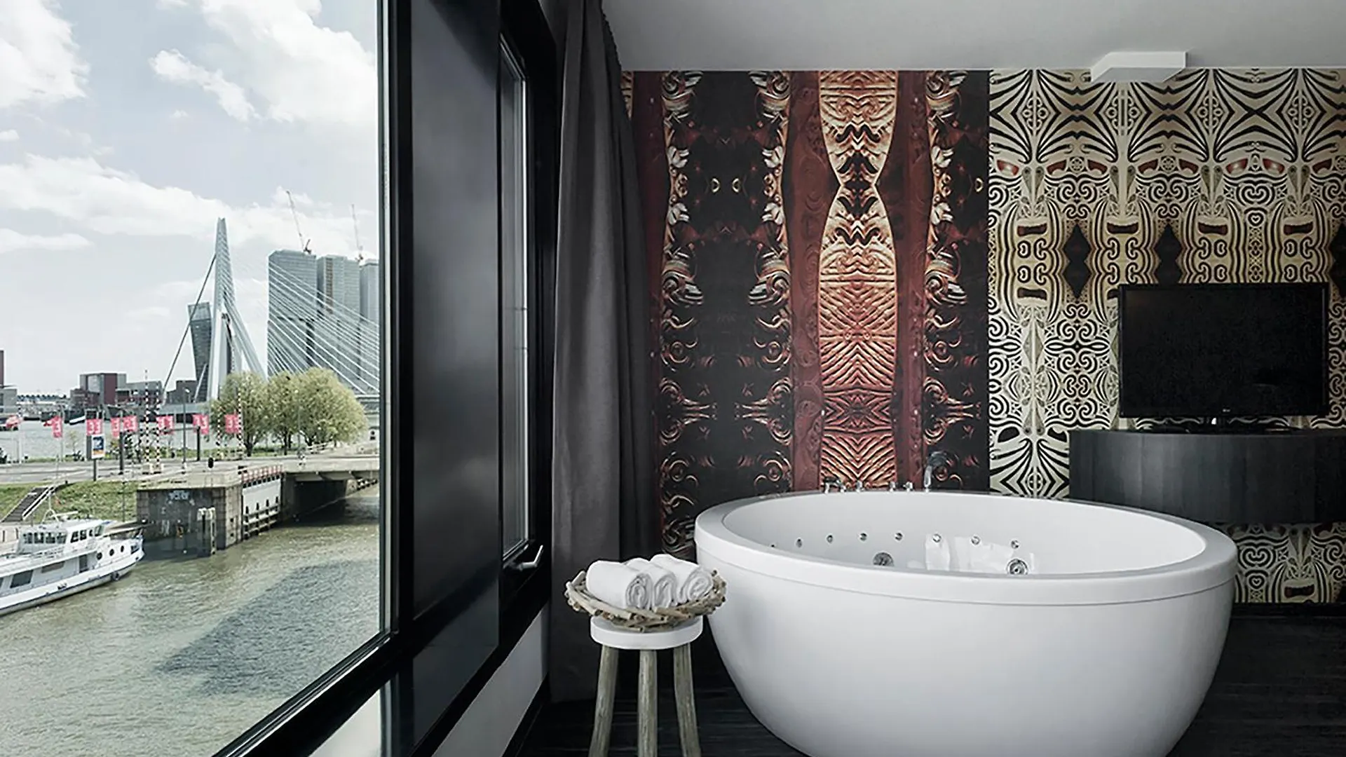 Mainport Hotel Rotterdam, A Hilton Affiliate Hotel  Rotterdam