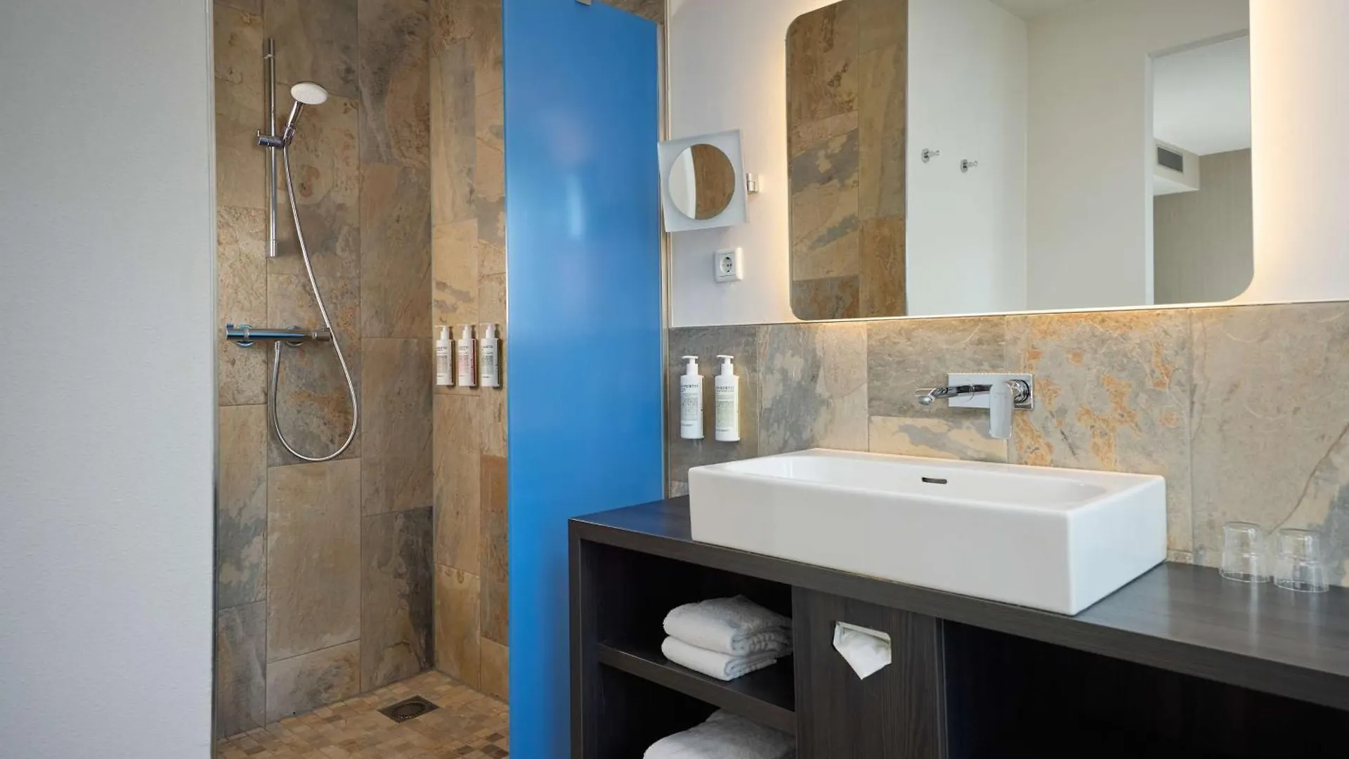 Mainport Hotel Rotterdam, A Hilton Affiliate Hotel 4*, Rotterdam Holland