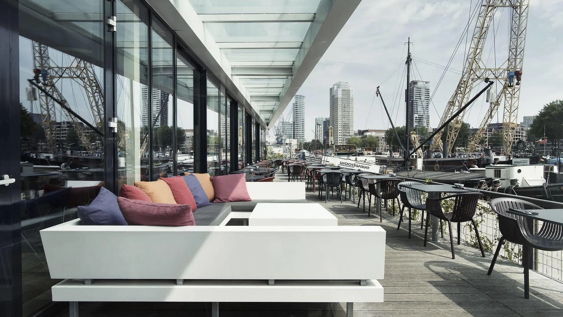 Mainport Hotel Rotterdam, A Hilton Affiliate Hotel Holland