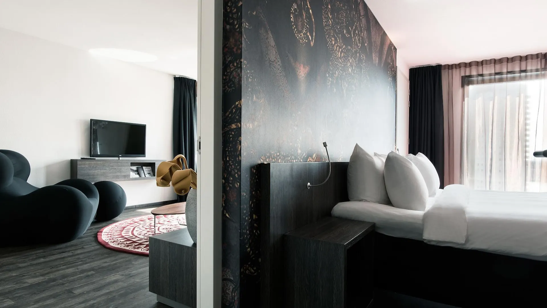****  Mainport Hotel Rotterdam, A Hilton Affiliate Hotel Нидерланды