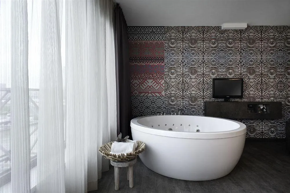 ****  Mainport Hotel Rotterdam, A Hilton Affiliate Hotel Нидерланды