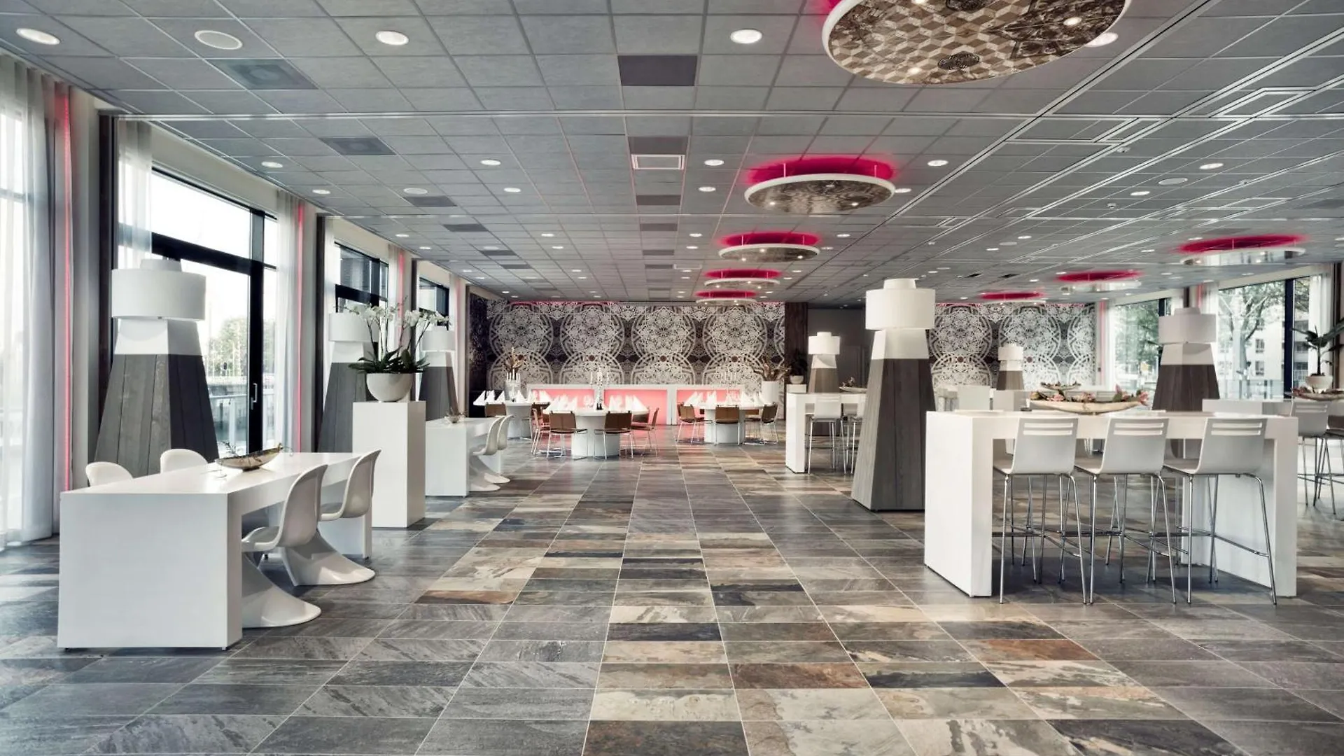 Mainport Hotel Rotterdam, A Hilton Affiliate Hotel