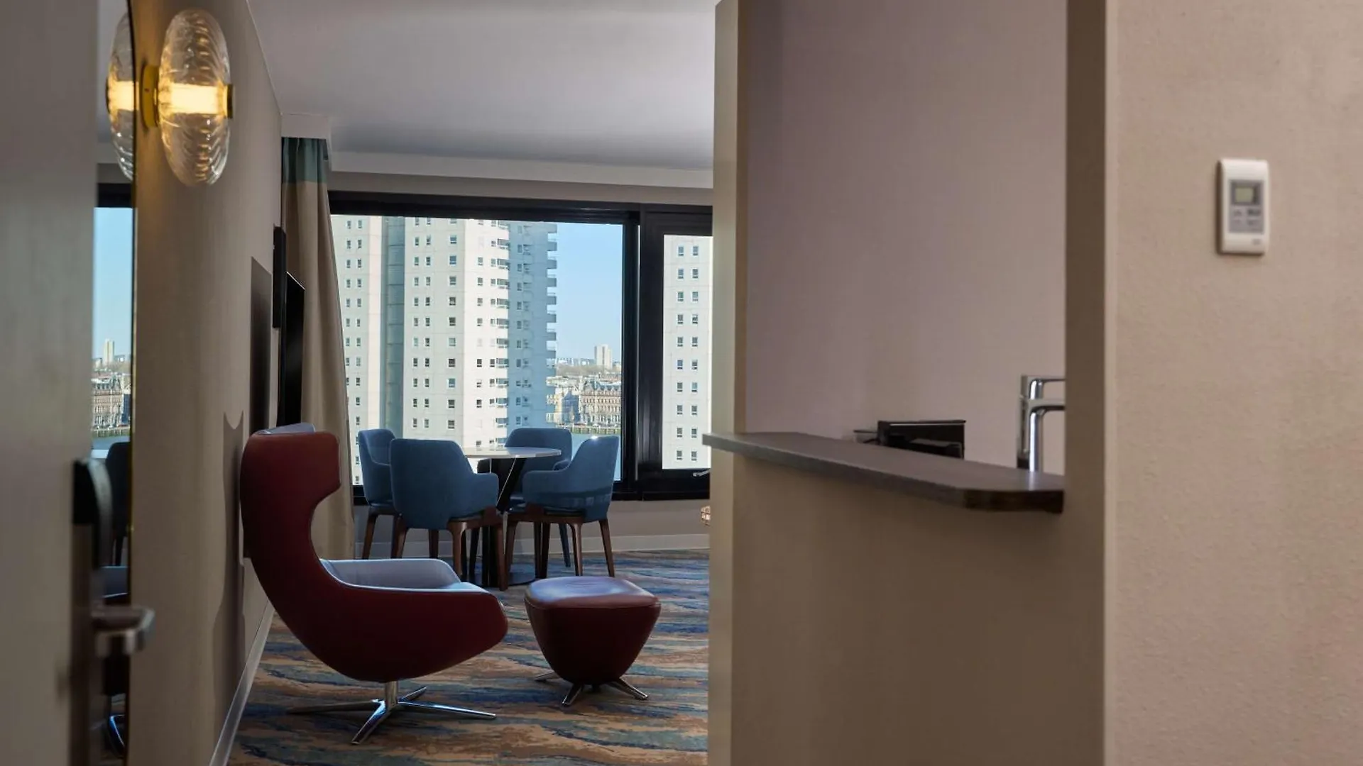Mainport Hotel Rotterdam, A Hilton Affiliate Hotel