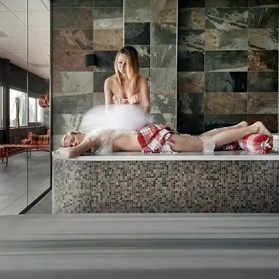 Mainport Hotel Rotterdam, A Hilton Affiliate Hotel